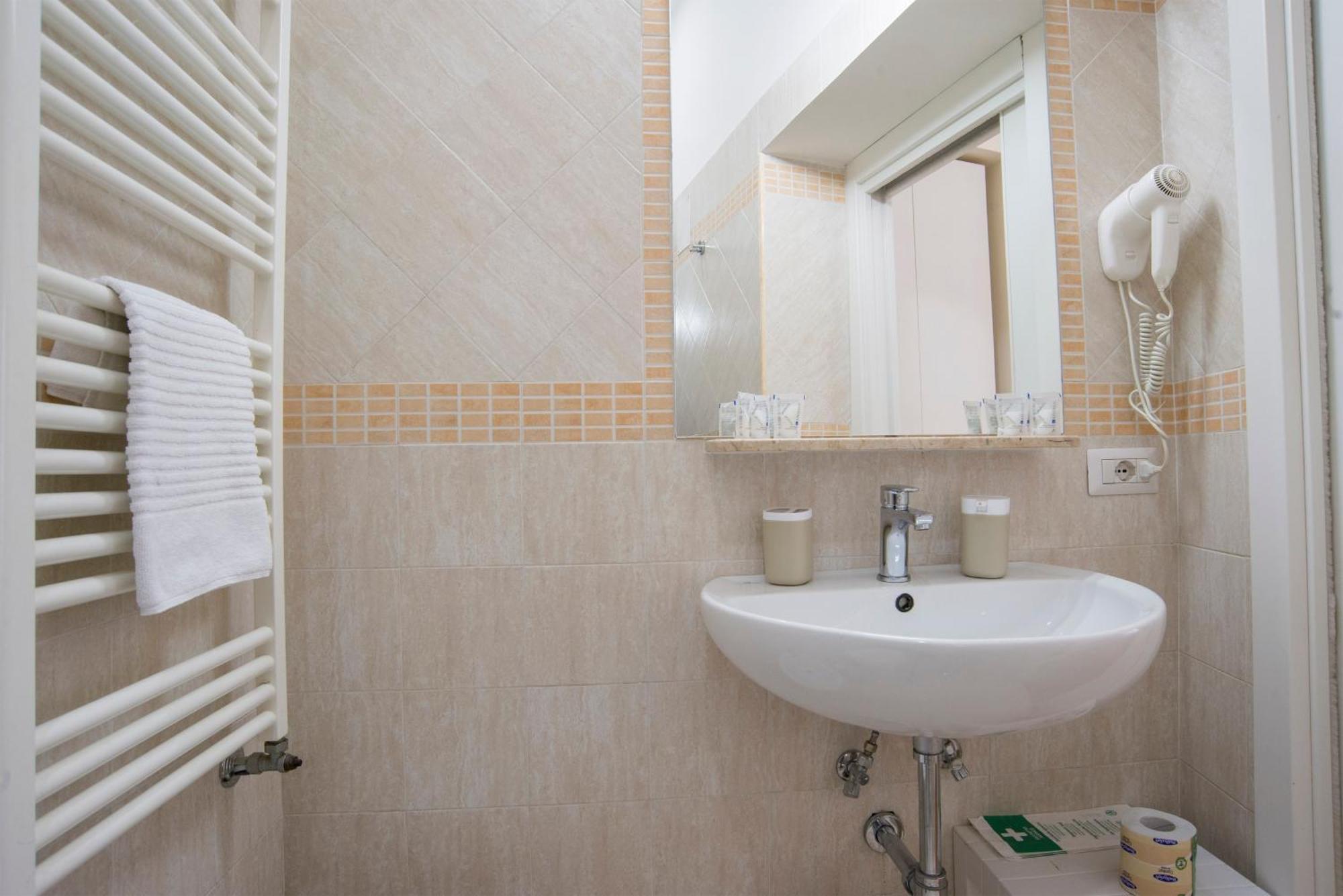 Francy Guest House روما المظهر الخارجي الصورة